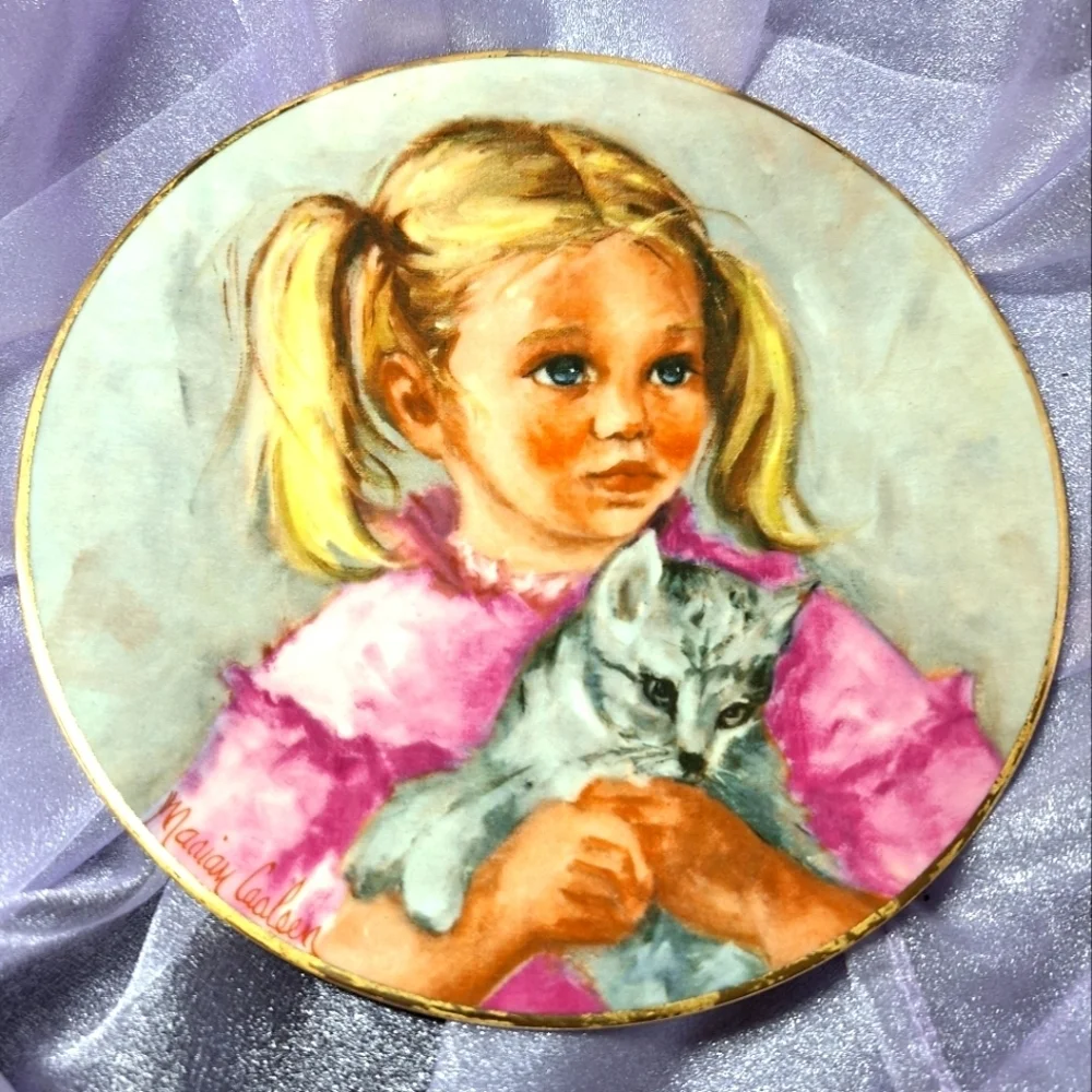JENNIFER AND JENNY FUR 1978 Plate